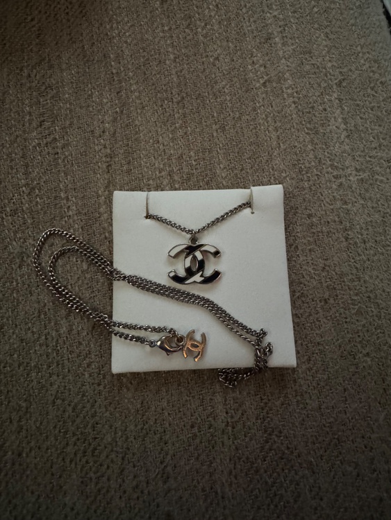 ネックレス（ブランド財布・小物）の商品画像 - 査定依頼日：2026年4月9日 - 最高査定価格：60,000円