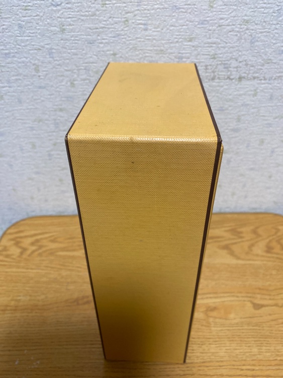 サントリーウイスキーインペリアル　600ml 43%（お酒）の商品画像 - 査定依頼日：2025年8月19日 - 最高査定価格：18,000円