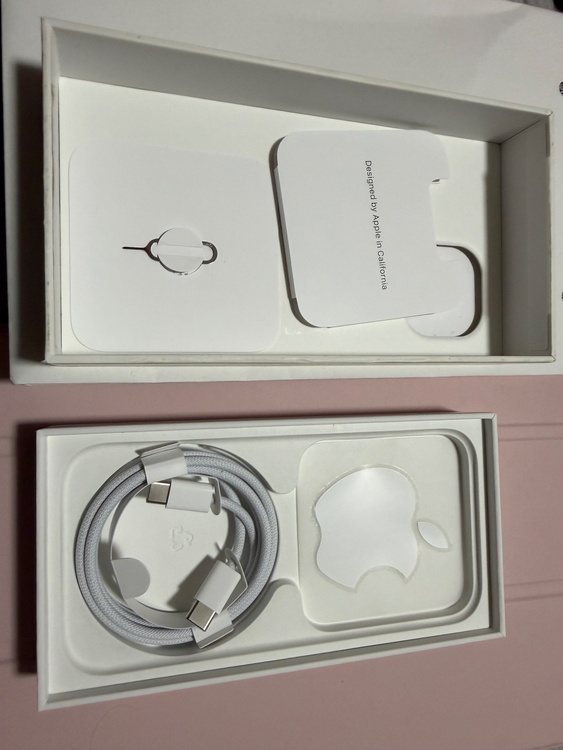 iPhone iPhone 15 128GB SIMフリー（スマホ）の商品画像 - 査定依頼日：2026年7月23日 - 最高査定価格：70,000円