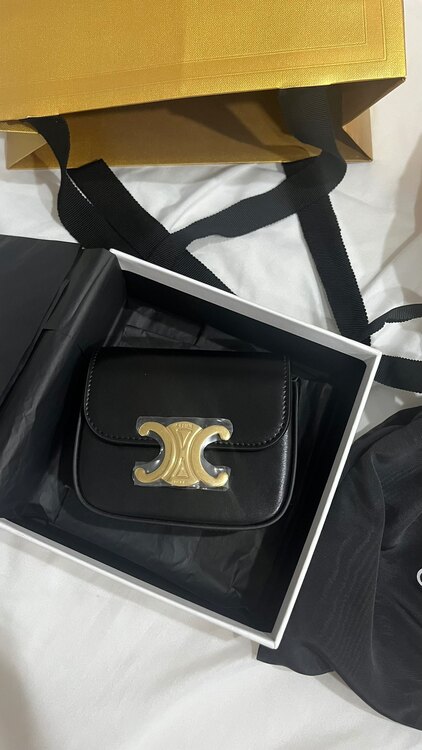 セリーヌ  （ブランドバッグ）の商品画像 - 査定依頼日：2024年12月22日 - 最高査定価格：100,000円