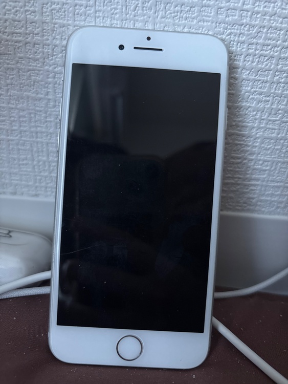 iPhone8 64GB docomo（スマホ）の商品画像 - 査定依頼日：2026年3月17日 - 最高査定価格：6,000円