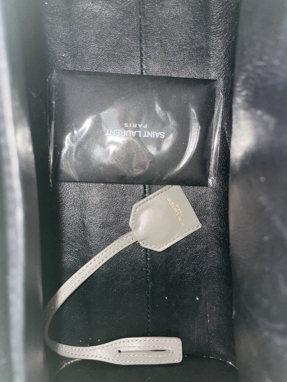 イブサンローラン  （ブランドバッグ）の商品画像 - 査定依頼日：2025年7月31日 - 最高査定価格：130,000円