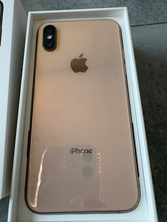 iPhoneXS （スマホ）の商品画像 - 査定依頼日：2026年5月9日 - 最高査定価格：16,000円