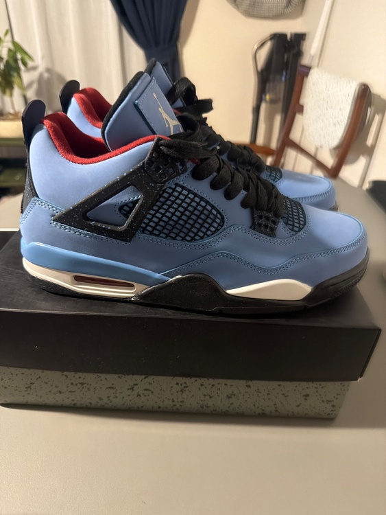AIR JORDAN 4 RETORO（古着・ファッション）の商品画像 - 査定依頼日：2026年9月1日 - 最高査定価格：20,000円