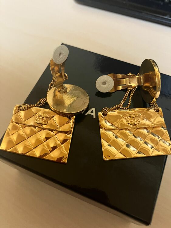 CHANELマトラッセ バッグ型イヤリング（宝石）の商品画像 - 査定依頼日：2025年7月5日 - 最高査定価格：45,000円