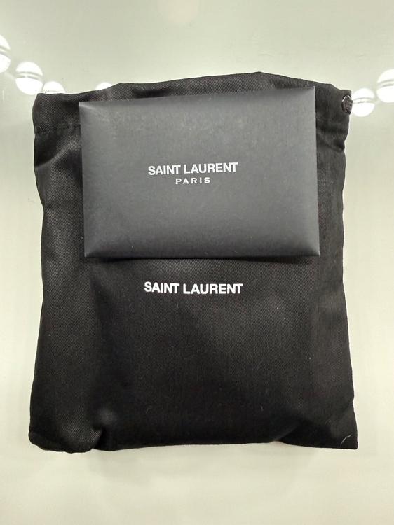 イブサンローラン  （ブランドバッグ）の商品画像 - 査定依頼日：2026年1月14日 - 最高査定価格：30,000円