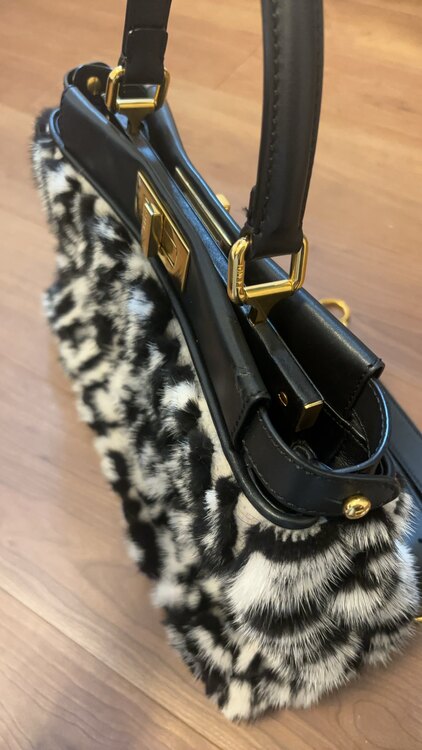 フェンディ  （ブランドバッグ）の商品画像 - 査定依頼日：2025年2月20日 - 最高査定価格：125,000円