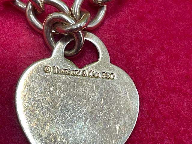 廃盤 ティファニー リターン トゥ ティファニー ハート ネックレス（金・貴金属）の商品画像 - 査定依頼日：2025年3月17日 - 最高査定価格：670,000円