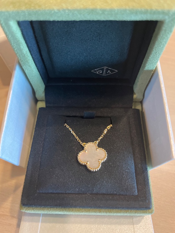 ヴァンクリ、ヴィンテージアルハンブラペンダント（金・貴金属）の商品画像 - 査定依頼日：2026年4月11日 - 最高査定価格：400,000円