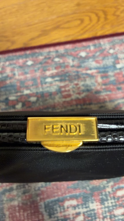 FENDI（ブランドバッグ）の商品画像 - 査定依頼日：2026年10月4日 - 最高査定価格：20,000円