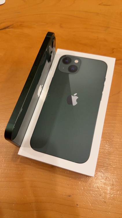 iPhone 13 256GB SIMフリー（スマホ）の商品画像 - 査定依頼日：2025年8月11日 - 最高査定価格：48,000円