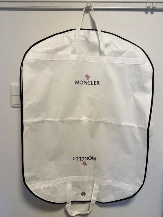MONCLER MAYA 70 GIUBBOTTO（古着・ファッション）の商品画像 - 査定依頼日：2026年1月17日 - 最高査定価格：91,000円