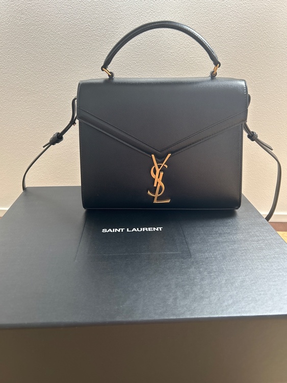 イブサンローラン  （ブランドバッグ）の商品画像 - 査定依頼日：2026年1月18日 - 最高査定価格：130,000円