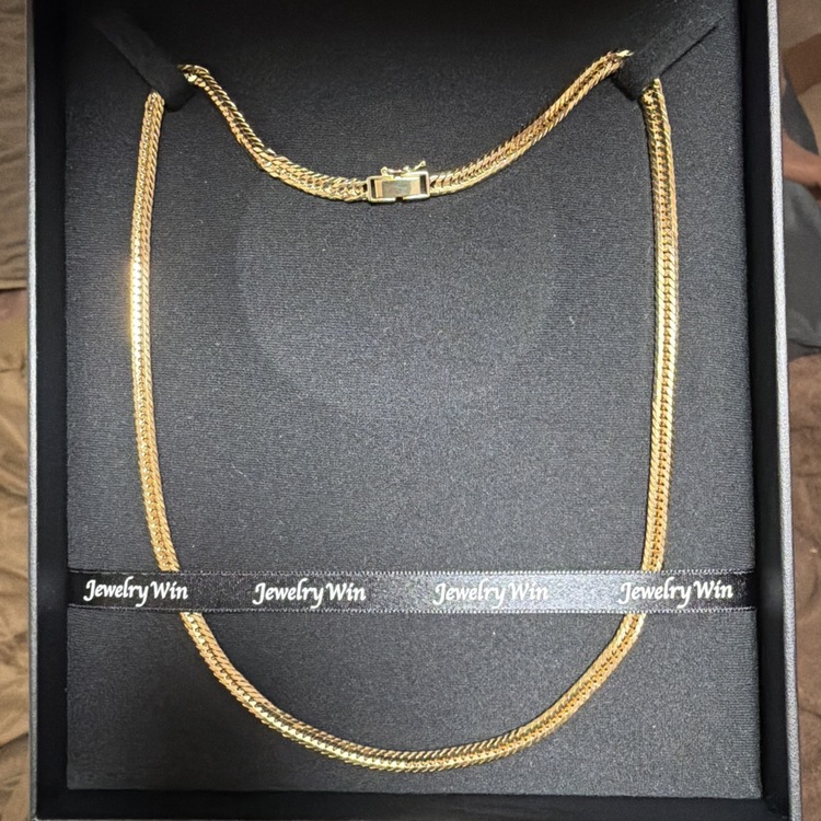 K18金 12面トリプルネックレス 30.6グラム（金・貴金属）の商品画像 - 査定依頼日：2025年12月10日 - 最高査定価格：520,000円