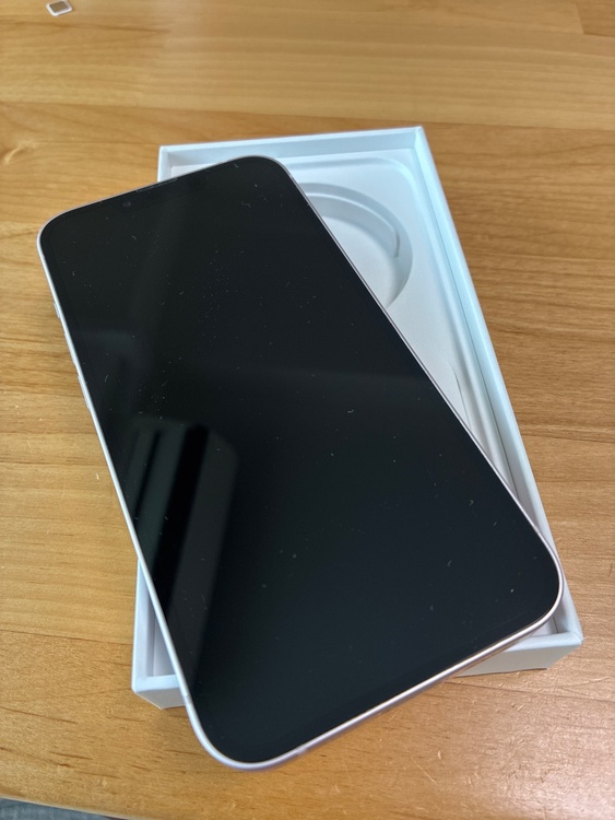 iPhone iPhone 13 128GB SIMフリー（スマホ）の商品画像 - 査定依頼日：2026年5月31日 - 最高査定価格：38,000円