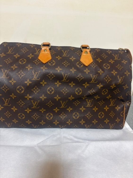 正式名称、型番忘れてしまいました。（ブランドバッグ）の商品画像 - 査定依頼日：2026年9月2日 - 最高査定価格：110,000円