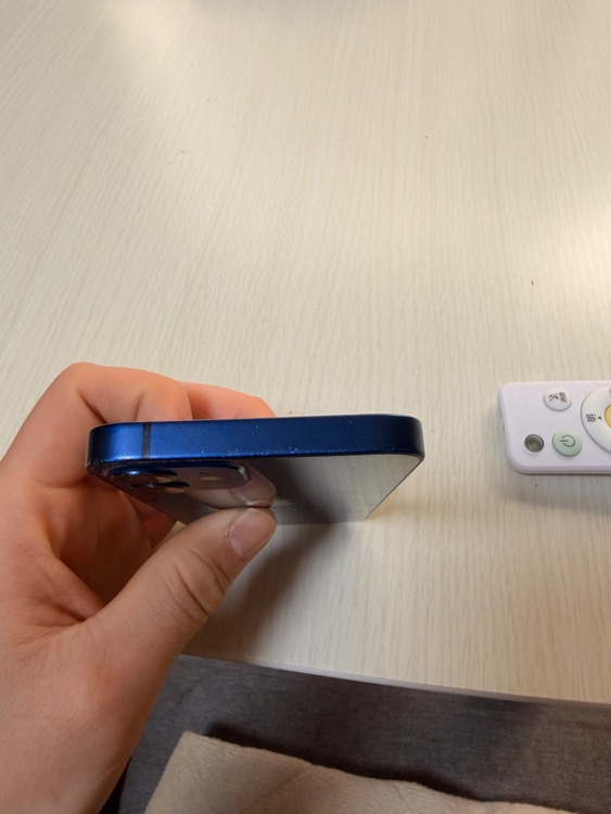 iPhone 12 mini 128GB docomo（スマホ）の商品画像 - 査定依頼日：2026年3月9日 - 最高査定価格：18,000円