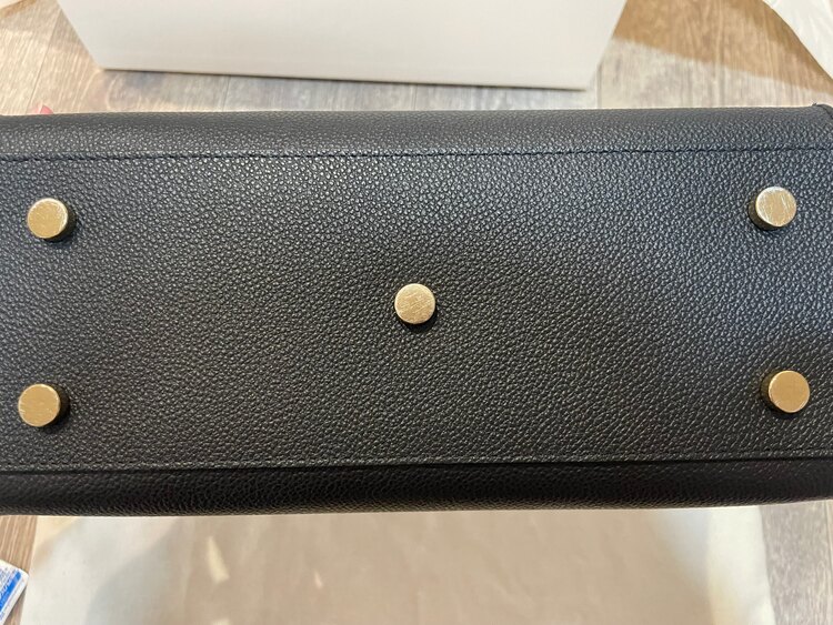 イブサンローラン  （ブランドバッグ）の商品画像 - 査定依頼日：2025年2月13日 - 最高査定価格：130,000円