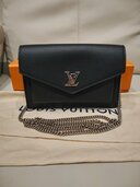 ポシェットロックミーチェーンショルダー（ブランドバッグ）の商品画像 - 査定依頼日：2026年4月9日 - 最高査定価格：130,000円