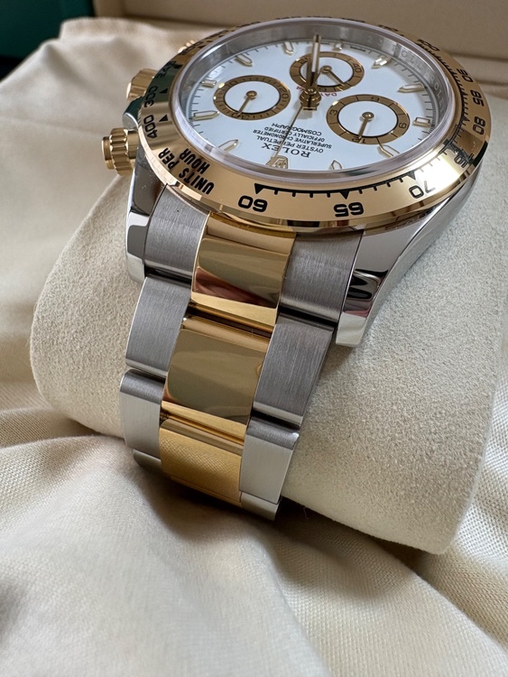 ロレゾール ホワイト文字盤（高級時計）の商品画像 - 査定依頼日：2026年3月30日 - 最高査定価格：4,200,000円