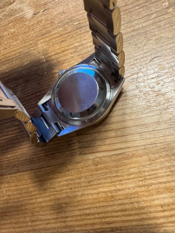 ロレックス エクスプローラー 11427（高級時計）の商品画像 - 査定依頼日：2025年11月9日 - 最高査定価格：950,000円