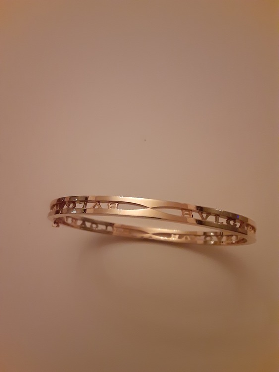 BVLGARI　ビーゼロワン　バングルブレスレット　１８Ｋ　イエローゴールド　（金・貴金属）の商品画像 - 査定依頼日：2021年7月17日 - 最高査定価格：350,000円