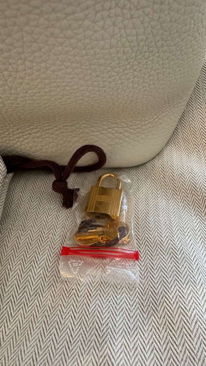 HANDBAG PICOTIN LOCK 22 CLEMENCE （ブランドバッグ）の商品画像 - 査定依頼日：2025年11月25日 - 最高査定価格：450,000円