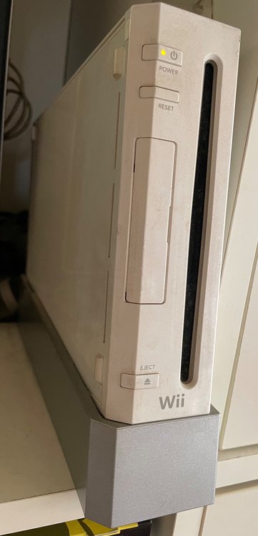 任天堂Wii 本体➕リモコン2点、wii fit、joysoundカラオケ他（ゲーム機本体・ゲームソフト）の商品画像 - 査定依頼日：2023年9月8日 - 最高査定価格：1,000円