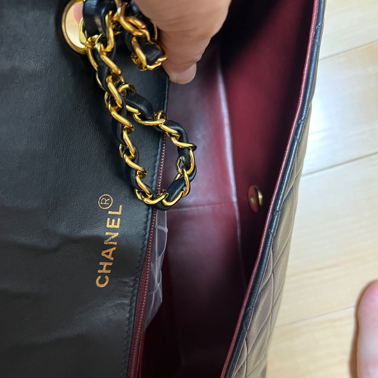 黒　ショルダー（ブランドバッグ）の商品画像 - 査定依頼日：2025年8月29日 - 最高査定価格：400,000円