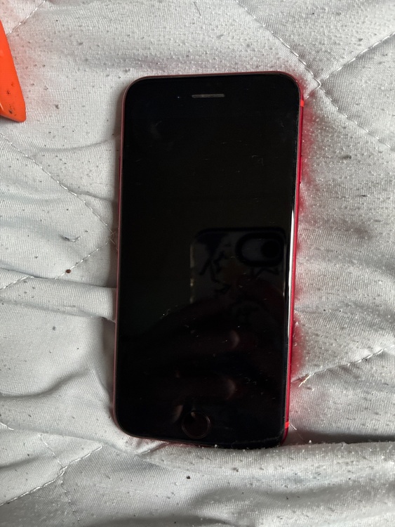 iPhoneSE（スマホ）の商品画像 - 査定依頼日：2026年7月31日 - 最高査定価格：8,000円