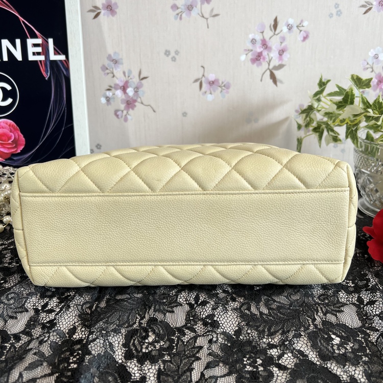 CHANEL キャビアスキンマトラッセ チェーンショルダー　ファスナー開閉タイプ（ブランドバッグ）の商品画像 - 査定依頼日：2022年3月9日