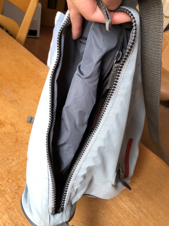 プラダ　ショルダーバッグ（ブランドバッグ）の商品画像 - 査定依頼日：2025年11月27日 - 最高査定価格：15,000円