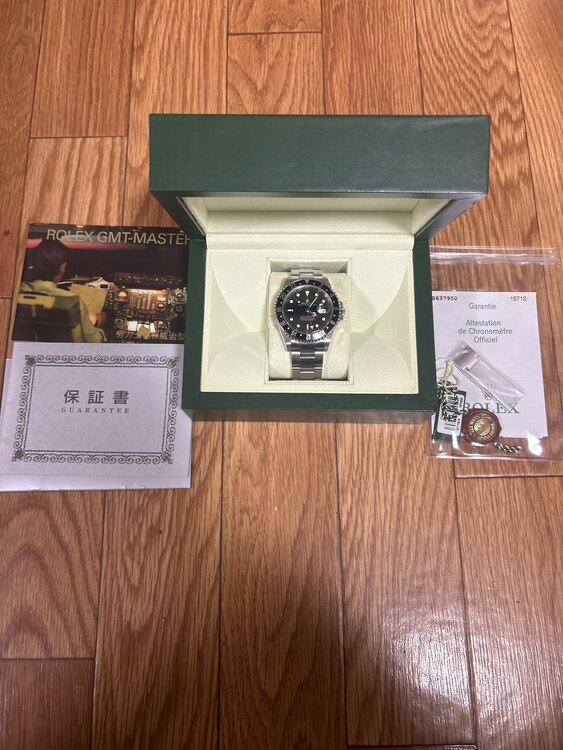 ロレックス GMTマスター 16710L（高級時計）の商品画像 - 査定依頼日：2025年1月10日 - 最高査定価格：1,620,000円
