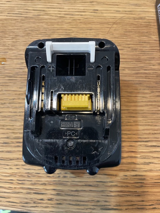 マキタバッテリー（電動工具・農機具・業務用機械）の商品画像 - 査定依頼日：2025年11月19日 - 最高査定価格：7,200円