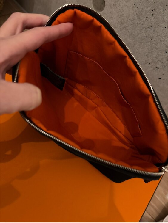 ボリード ポーチMM（ブランドバッグ）の商品画像 - 査定依頼日：2024年12月30日 - 最高査定価格：15,000円