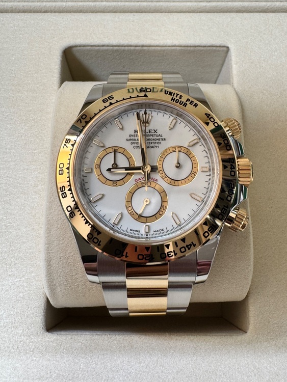 ロレックス デイトナ 12650（高級時計）の商品画像 - 査定依頼日：2025年6月6日 - 最高査定価格：3,700,000円