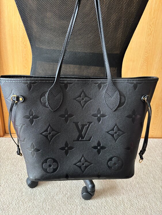 モノグラムアンプラントネヴァーフルMM（ブランドバッグ）の商品画像 - 査定依頼日：2024年12月16日 - 最高査定価格：250,000円