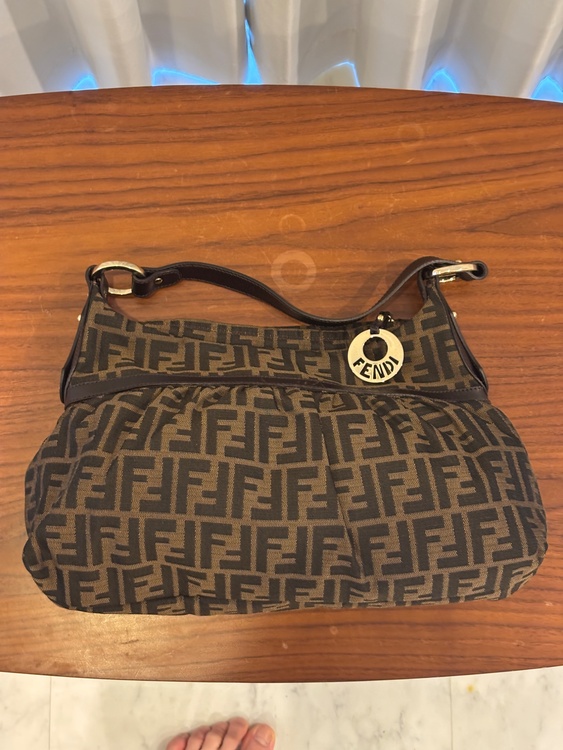 オールドGUCCI、FENDI（ブランドバッグ）の商品画像 - 査定依頼日：2026年10月2日 - 最高査定価格：310,000円