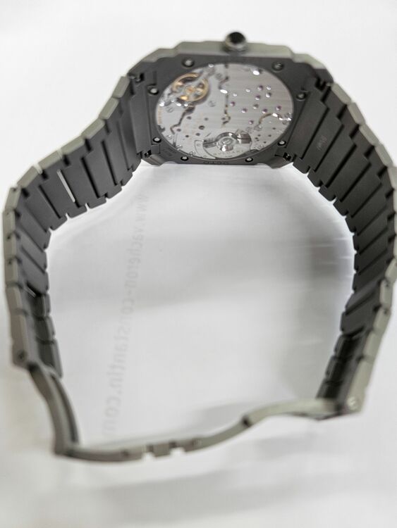 ブルガリ オクト BGO40C14TTXTAUTO（高級時計）の商品画像 - 査定依頼日：2025年10月2日 - 最高査定価格：1,200,000円