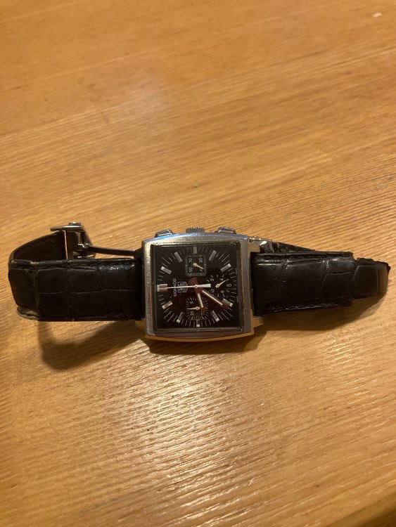 タグホイヤーモナコCW2111（高級時計）の商品画像 - 査定依頼日：2023年8月19日 - 最高査定価格：230,000円