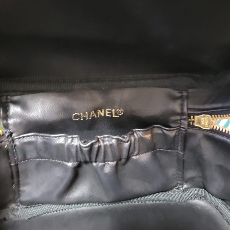 ヴィンテージバニティ（ブランド財布・小物）の商品画像 - 査定依頼日：2025年7月2日 - 最高査定価格：30,000円