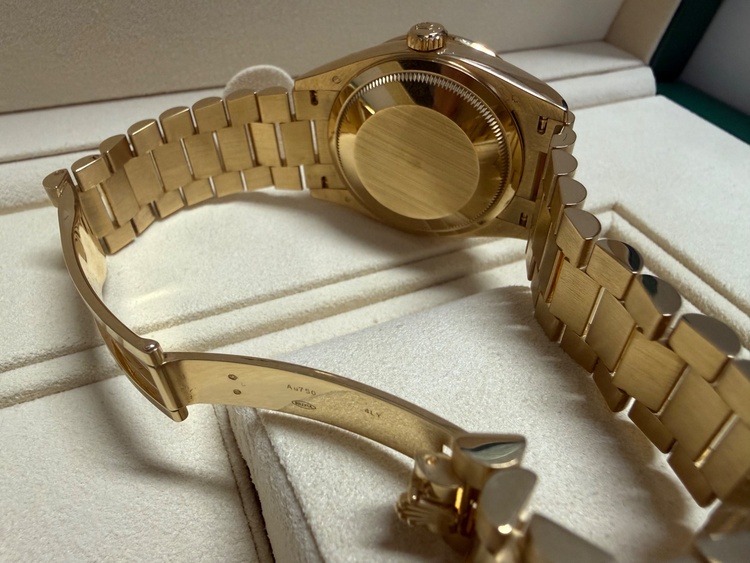 デイデイト（高級時計）の商品画像 - 査定依頼日：2026年2月16日 - 最高査定価格：9,300,000円