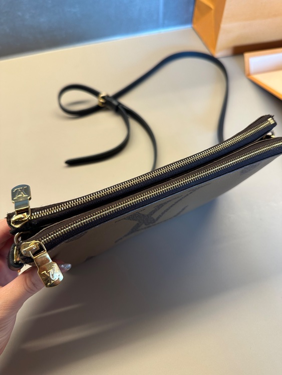 ルイ・ヴィトン M69203 モノグラム・ジャイアント リバース モノグラム ポ（ブランドバッグ）の商品画像 - 査定依頼日：2025年10月2日 - 最高査定価格：150,000円