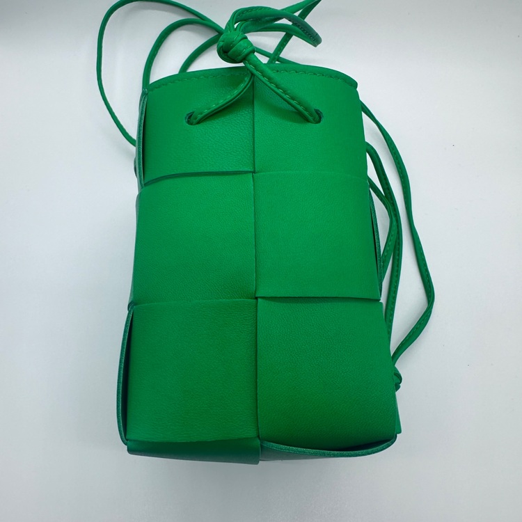 カセットミニ（ブランドバッグ）の商品画像 - 査定依頼日：2025年9月17日 - 最高査定価格：60,000円