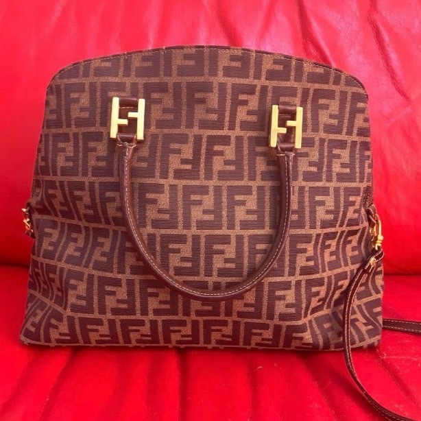 バック（ブランドバッグ）の商品画像 - 査定依頼日：2026年1月19日 - 最高査定価格：35,000円