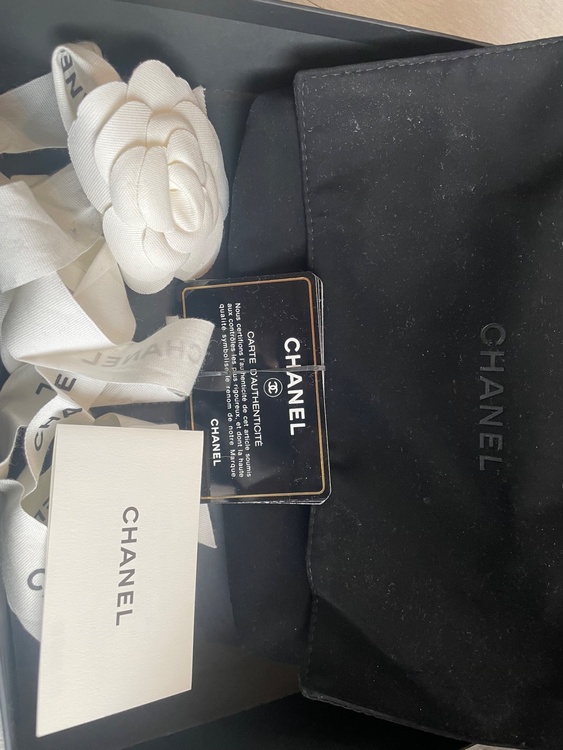 チェーンウォレット　キャビアスキンゴールド金具（ブランドバッグ）の商品画像 - 査定依頼日：2026年2月17日 - 最高査定価格：350,000円