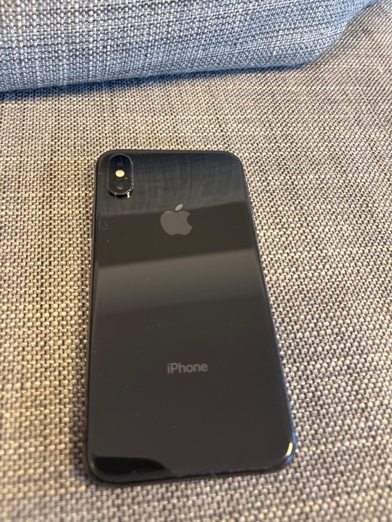 iPhoneXS（スマホ）の商品画像 - 査定依頼日：2026年8月18日 - 最高査定価格：4,000円