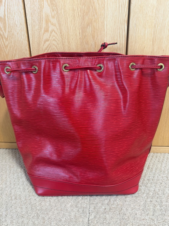 ルイヴィトン エピ （ブランドバッグ）の商品画像 - 査定依頼日：2026年2月15日 - 最高査定価格：50,000円