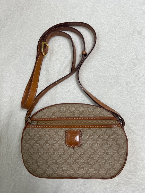 セリーヌ  （ブランドバッグ）の商品画像 - 査定依頼日：2025年6月28日 - 最高査定価格：10,000円