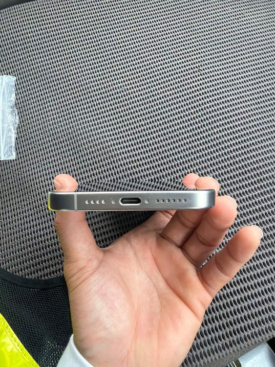 iPhone 15 Pro Max 256GB Softbank（スマホ）の商品画像 - 査定依頼日：2026年4月7日 - 最高査定価格：90,000円